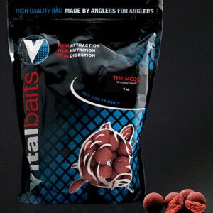Los Vitalbaits Boilies The Mojo 14mm representan una de las formulaciones más completas y efectivas del carpfishing moderno.