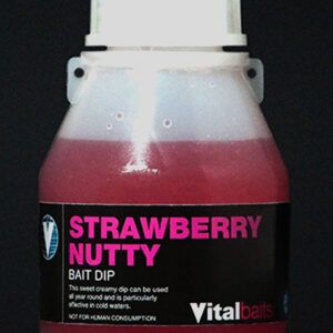 El Vitalbaits Dip Strawberry Nutty es el complemento ideal para potenciar la efectividad de tus cebos de pesca. Siguiendo la reconocida línea Nutty Crunch