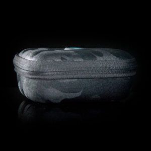 Wolf Estuche EVA Black Edition está fabricado con EVA de alta densidad, que absorbe impactos y protege el equipo delicado.