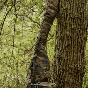 Forge Funda FTR Camo Holdall 12' es la aliada perfecta. Diseñada pensando en la comodidad y en la protección de tus cañas.