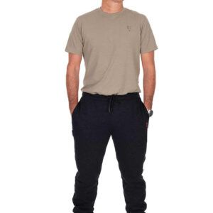 Fox Pantalón Collection Sherpa Jogger B/O- XL está diseñado para ofrecer abrigo, funcionalidad y estilo en en tus jornadas invernales de carpfishing