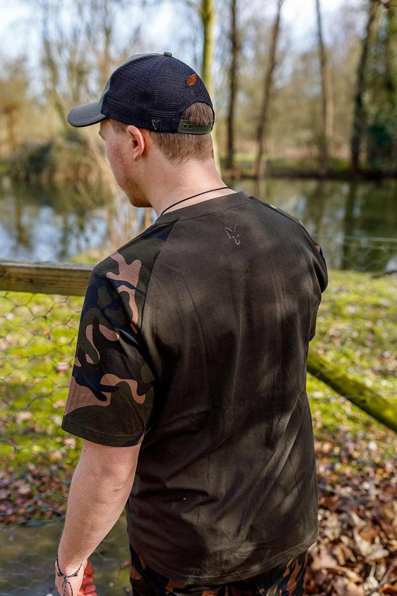 Fox Camiseta khaki / Camo Outline-L esta camiseta ofrece un tacto suave y una gran transpirabilidad, algo imprescindible para jornadas al aire libre.