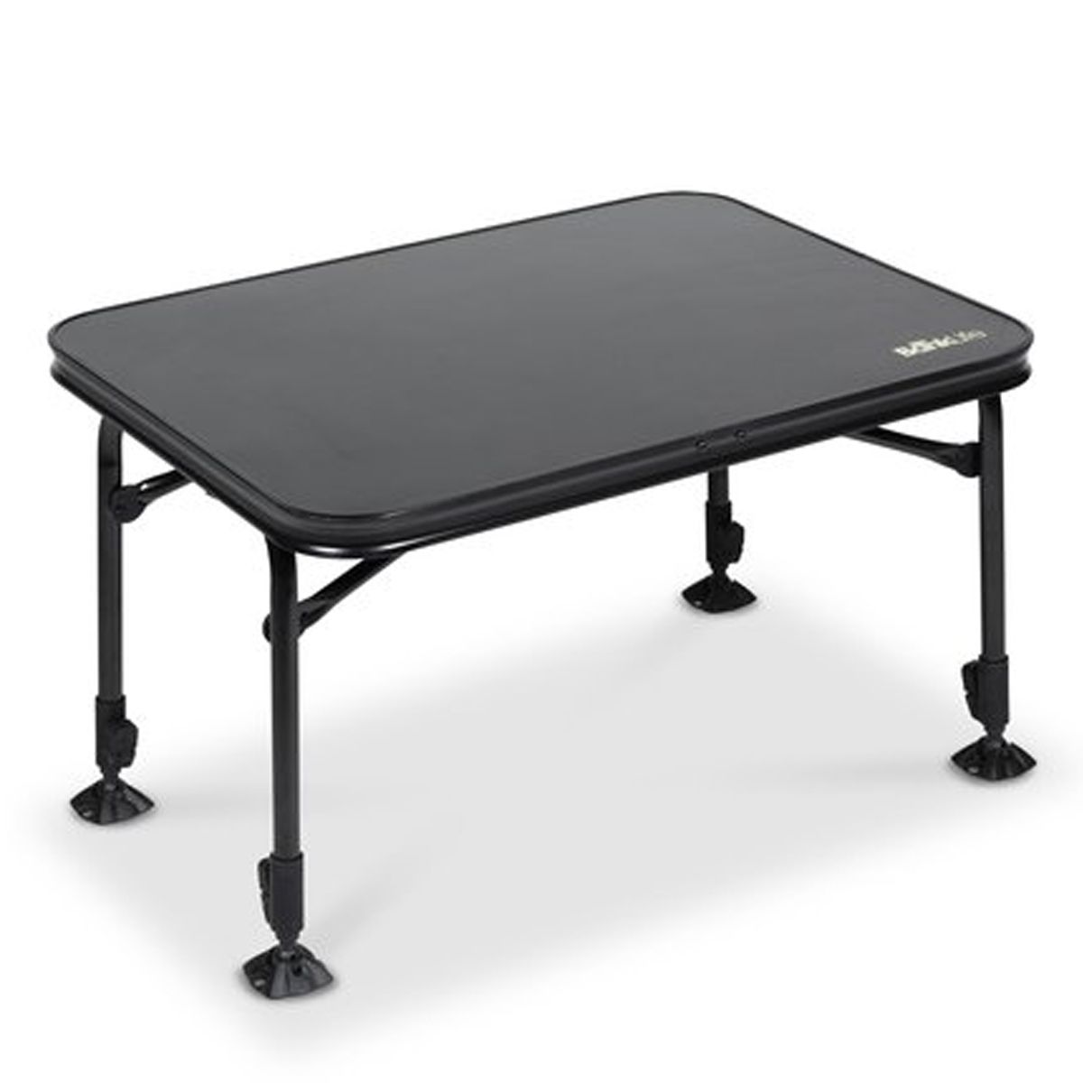 Nash Bank Life Mesa Ajustable-L es la solución definitiva para quienes buscan comodidad y funcionalidad en sus sesiones de carpfishing.