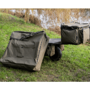 La Avid Carp Rvs Funda para Bed Chair Standard es la solución perfecta para pescadores que buscan proteger y transportar su sillón-cama con total seguridad.