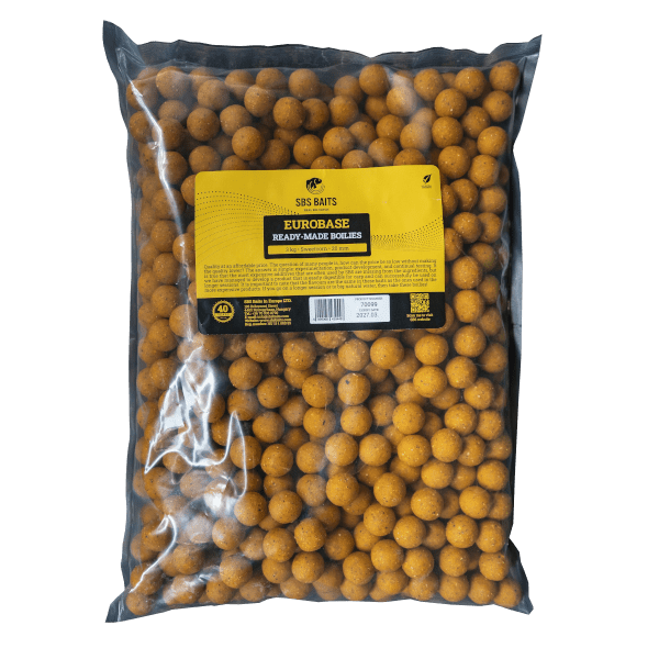 Sbs EuroBase Ready-Made Boilies Sweetcorn 20mm su aroma natural se libera progresivamente, creando una zona de atracción alrededor del cebo.