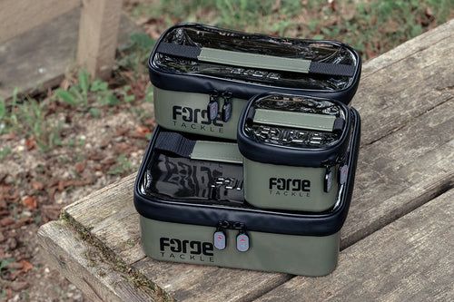 Forge Tackle EVA System Pouch – M es un accesorio práctico y resistente, diseñado para organizar y proteger tu equipo de pesca de forma eficiente.