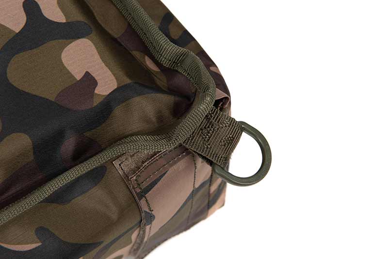 Fox Moqueta Camolite Welded Flat es una moqueta de alta protección diseñada para garantizar el máximo cuidado de las carpas durante su manipulación