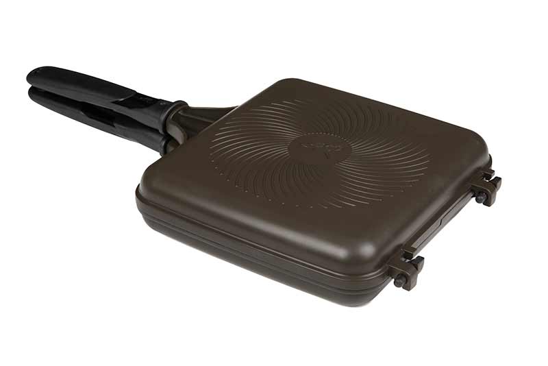 La Fox Sartén Multi-Pan es un accesorio de cocina diseñado especialmente para pescadores que buscan versatilidad, practicidad y un rendimiento superior.