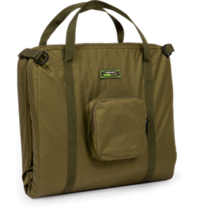 La Korum Supa Lite Moqueta imprescindible para cualquier pescador móvil que valore la protección del pez y la comodidad durante sus jornadas.