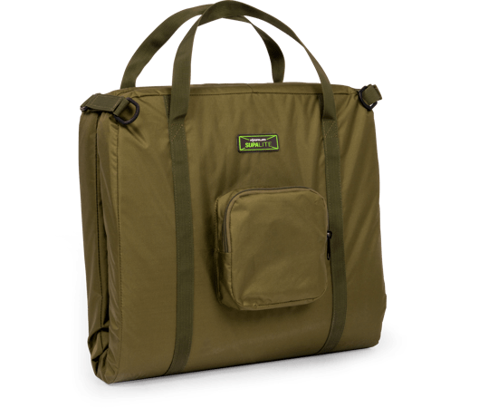 La Korum Supa Lite Moqueta imprescindible para cualquier pescador móvil que valore la protección del pez y la comodidad durante sus jornadas.