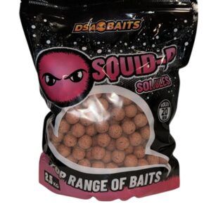 Los DsaBaits Boilies Solubles Squid-P 2.5 kg representan la combinación perfecta entre nutrición, potencia aromática y disolución controlada.
