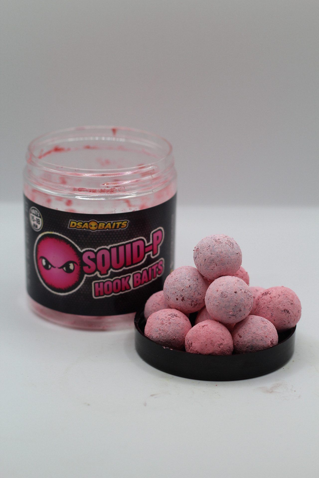 Los DsaBaits Hook Baits Squid P 20 mm representan la máxima versatilidad y eficacia dentro de la gama DSA. Combinación única de calamar, chile y melocotón.