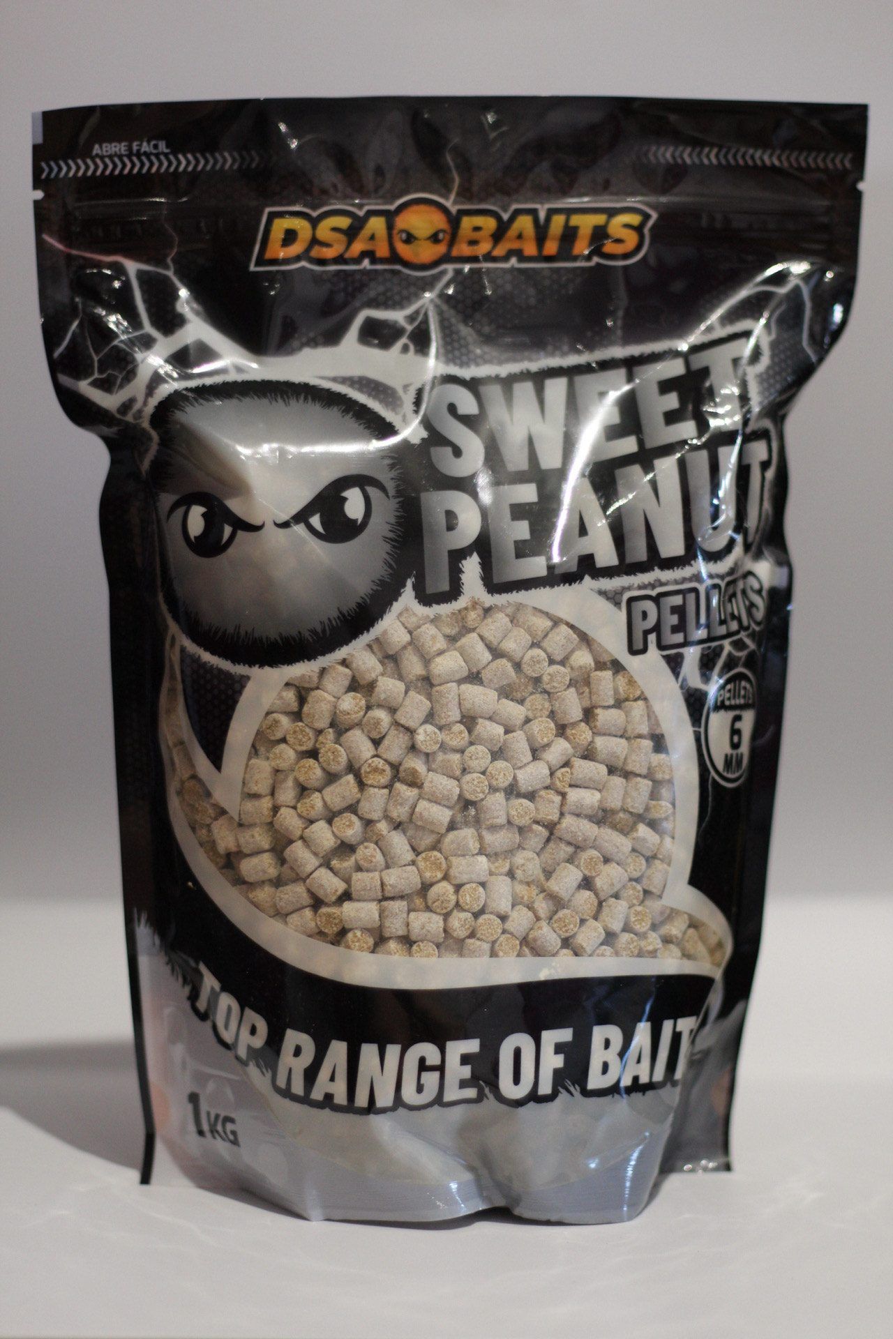 Los DsaBaits Pellets Sweet Peanut 6mm para atraer de forma eficaz a carpas, barbos y ciprínidos que responden especialmente bien a los sabores dulces
