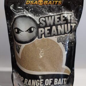 El DsaBaits Stick Mix Sweet Peanut diseñado para ofrecer un rendimiento excepcional durante los meses fríos, cuando la actividad de las carpas disminuye.