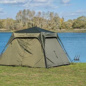 El Solar Tackle SP Quick-Up Shelter MKII redefine la comodidad y la eficiencia en el banco gracias a su estructura plegable de montaje ultrarrápido.