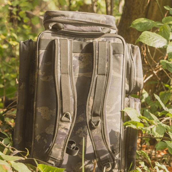 La Solar Tackle Undercover Camo Mochila Ruckbag es, sin duda, una de las joyas de la gama UnderCover Camo, pensada para los pescadores de carpfishing.