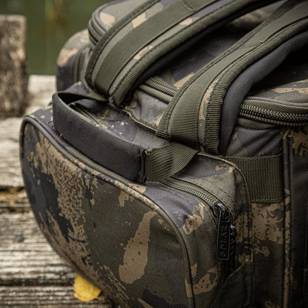 La Solar Tackle Undercover Camo Mochila Ruckbag es, sin duda, una de las joyas de la gama UnderCover Camo, pensada para los pescadores de carpfishing.