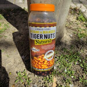 Dynamite Baits Chufas Frenzied Feeder Tiger Nuts Betaine y Molasses 2.5l