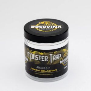 El Bucovina Carp Baits Monster Trap Amino Dip es un aditivo líquido de alta concentración diseñado para potenciar al máximo la atracción de cualquier cebo.