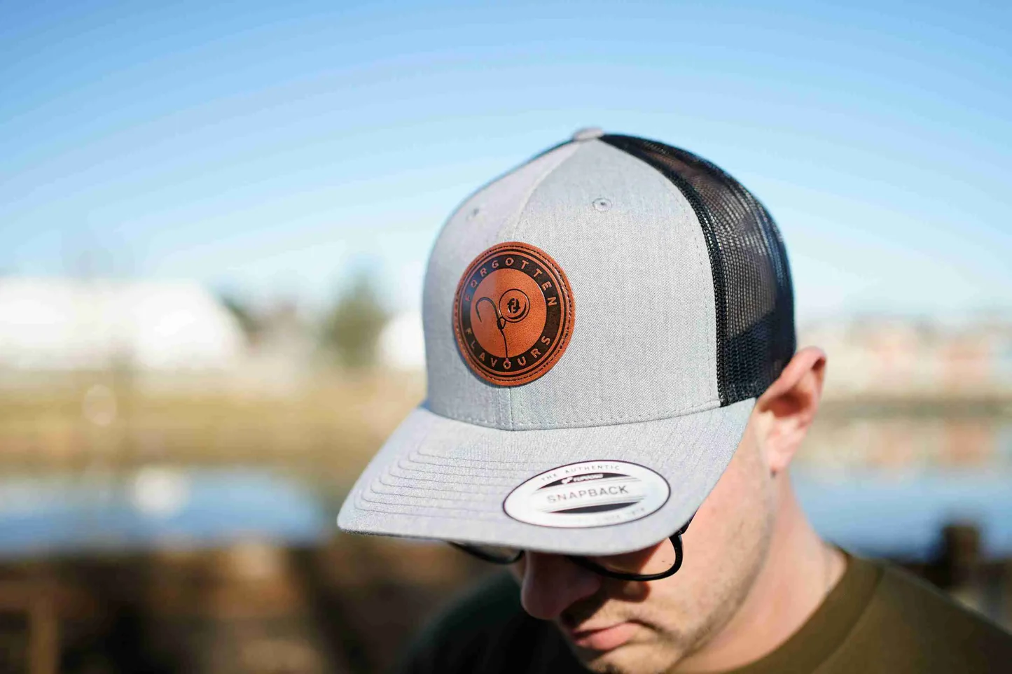 Forgotten Flavours Gorra Retro de Malla Gris y Negra