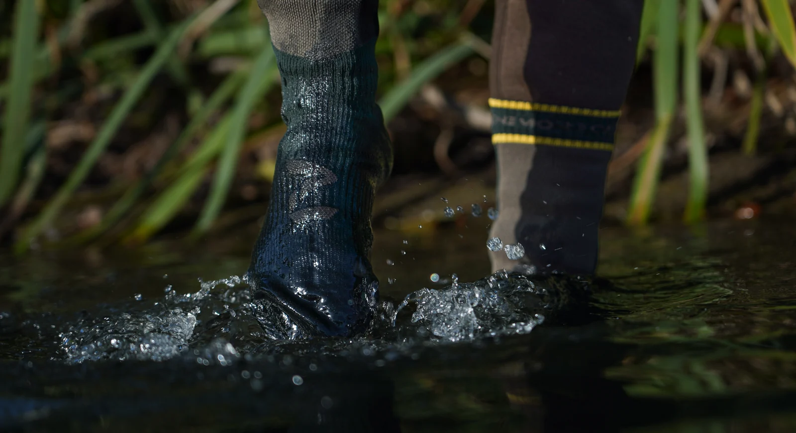 One More Cast Grand Adventure Waterproof Cold Weather Sock (Grande-Extragande) - Imagen 11